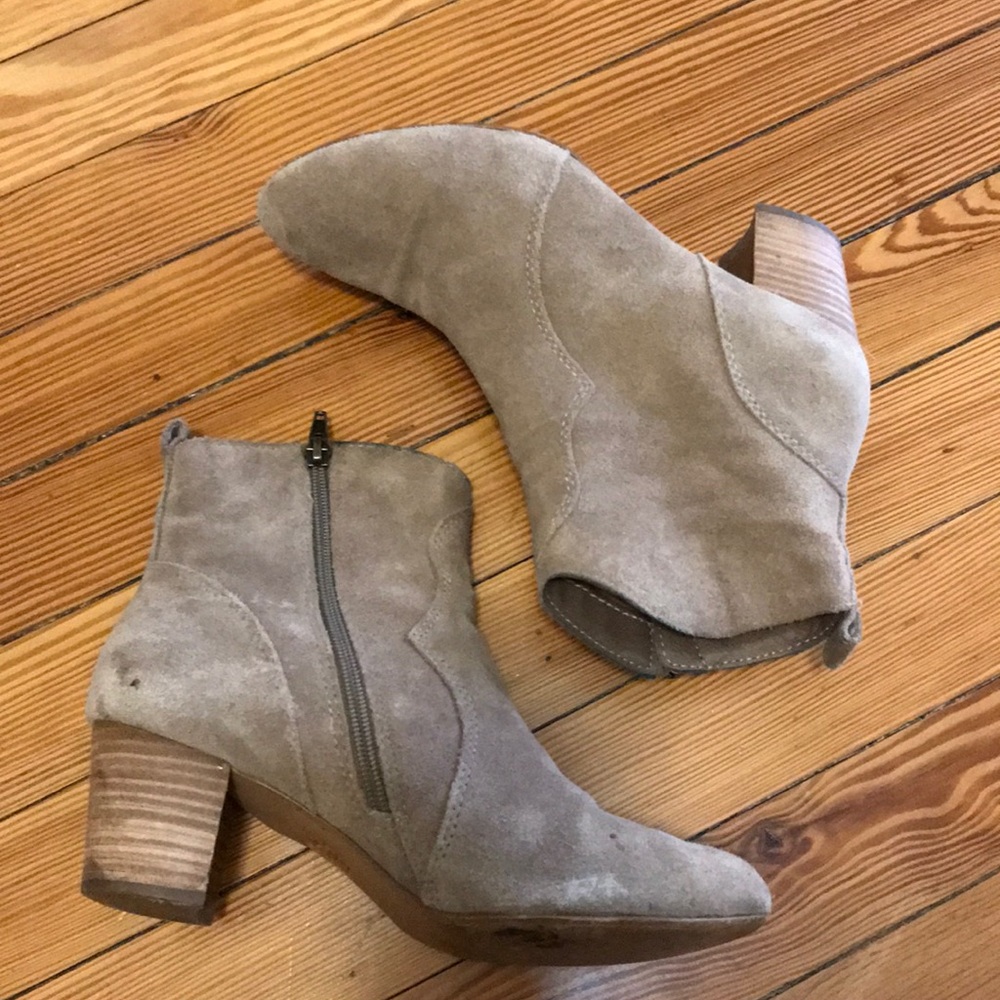 Steve Madden taupe suede “hipster” bootie - Picture 4 of 6